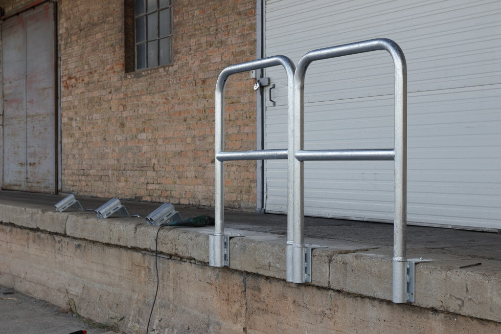 Guardrail for loading docks