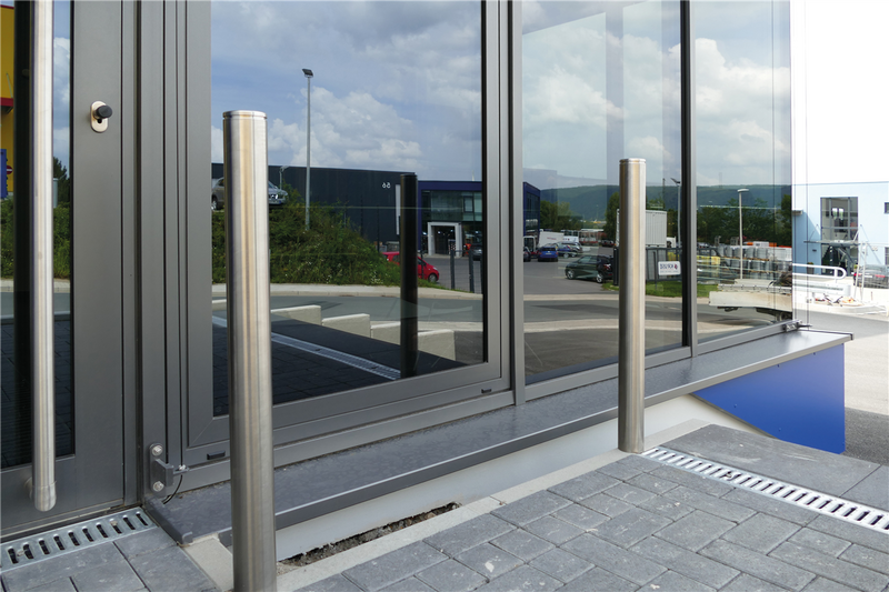 RVS Afzetpaal Bollard Ø 76 mm met decoratieve ring