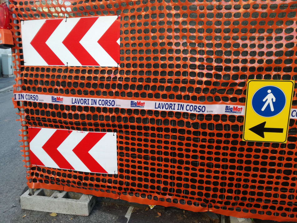 Oranje Kunststof Veiligheidshekwerk - AANPASBAAR- (Tekst & Logo bedrukt)